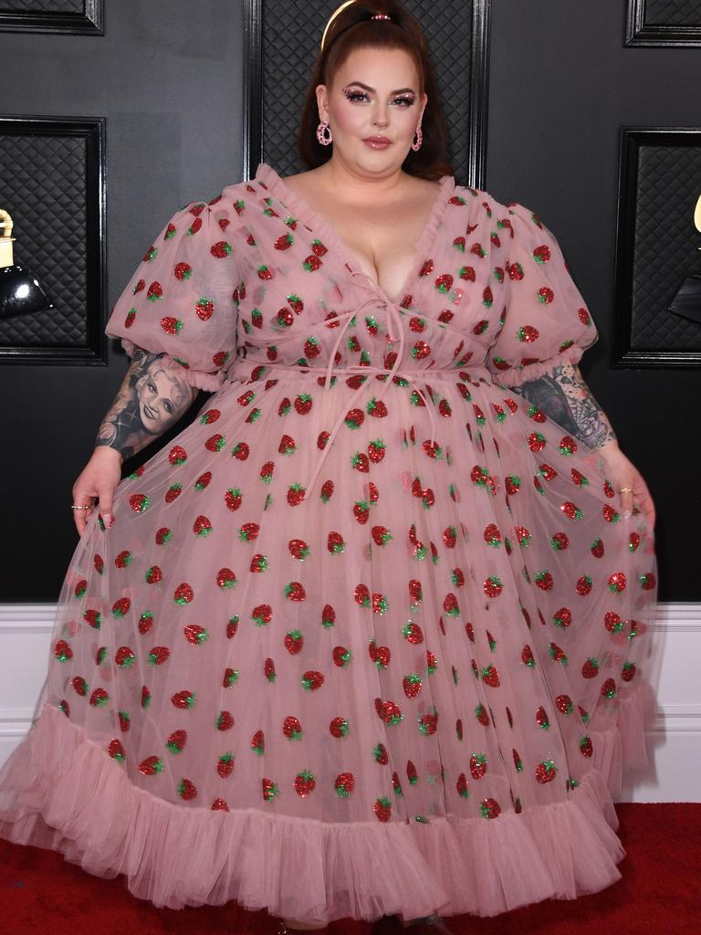Model Tess Holliday furious over trending strawberry dress | The Advertiser