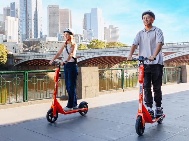 Melburnians will soon be able to rent and ride e-scooters to trial a new way of travelling through and reigniting the city. , Residents and visitors can hire the purpose-built e-scooters providing another safe, accessible, eco-friendly and cost-effective way to travel. , From February 1, 1,500 e-scooters will be rolled out across the City of Melbourne, City of Yarra and City of Port Phillip for one year which could be extended pending the outcome of the trial.