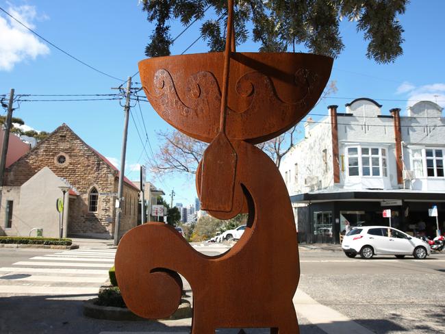 The boat incorporated in the memorial represents the journey of life, and Chris Noble’s love for Sydney Harbour.