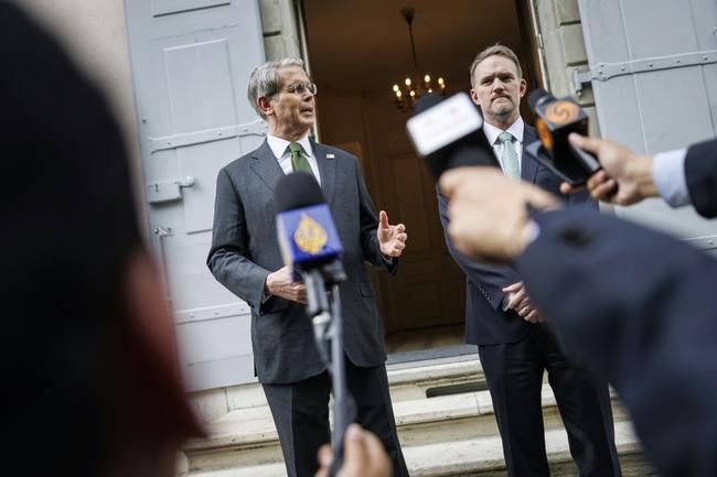 Washington and Beijing agreed to temporarily de-escalate tariffs earlier in May 2025 after high level talks in Geneva