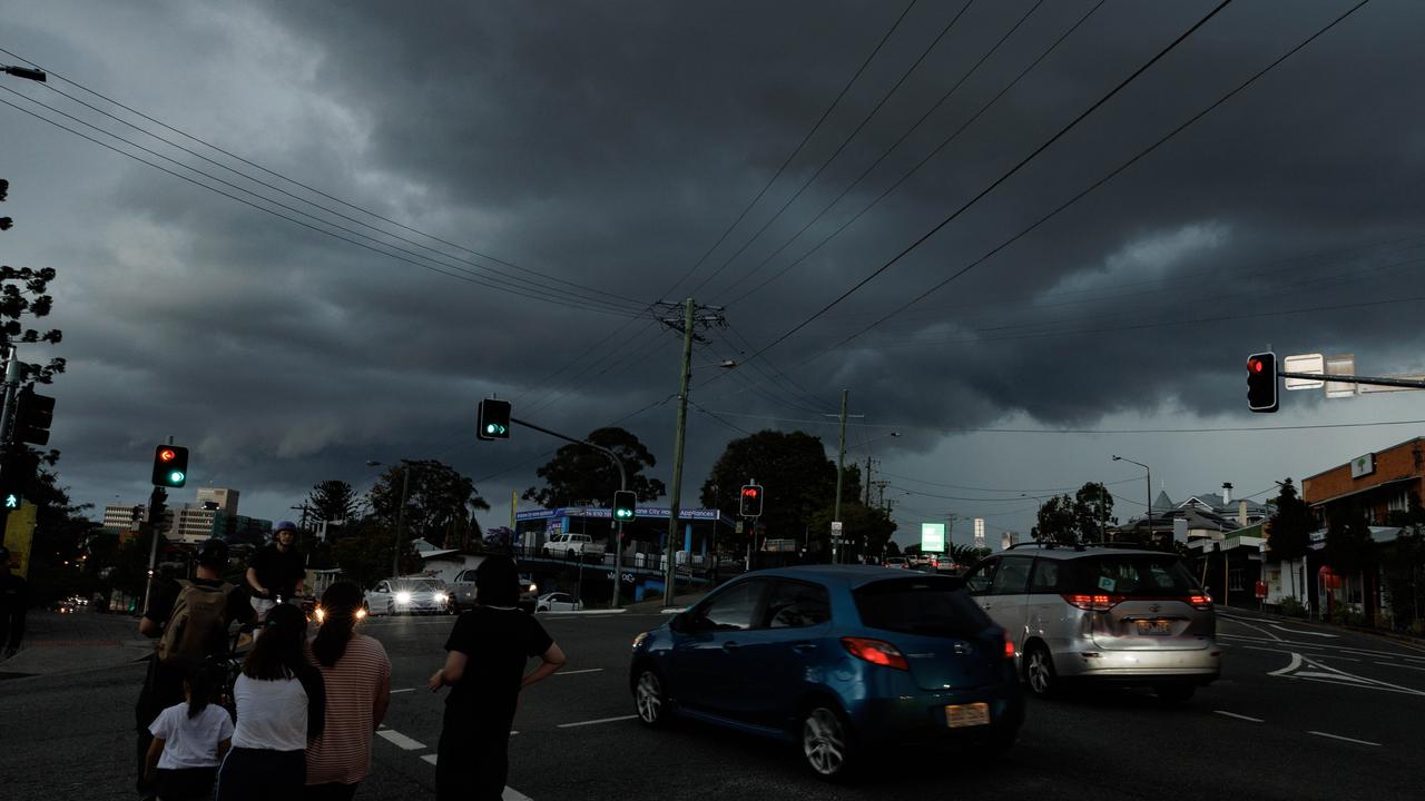 Severe thunderstorms, large hail threat forecast for SEQ