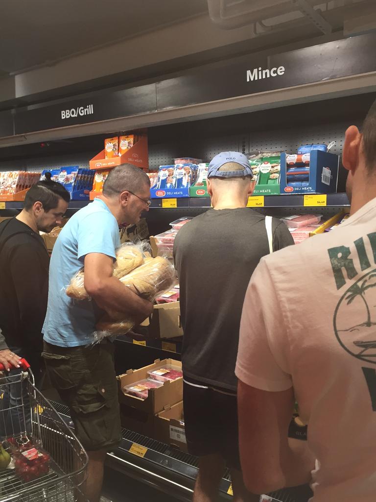 Crowds at Aldi’s Edgecliffe store. Picture: Supplied