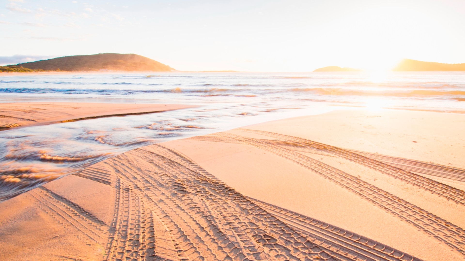 Emergency response beacons rolled out in unpatrolled NSW beaches