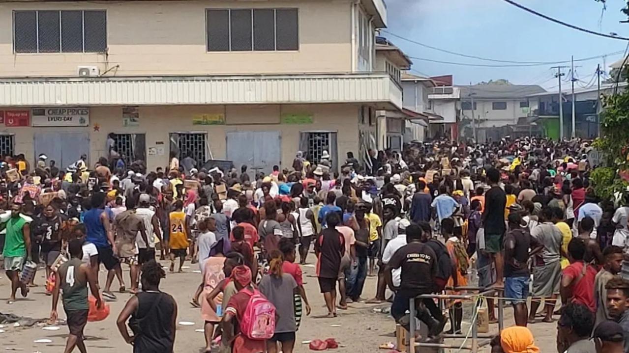 Large crowds are seen in the Solomon Island's capital of Honiara as civil unrest continues. Picture: Twitter
