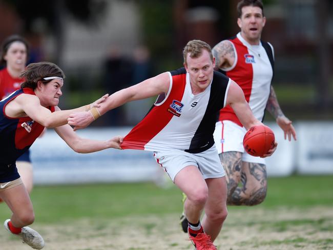 Malcolm Neiwand takes possession for St Kilda Cityr. Picture: Steve Tanner