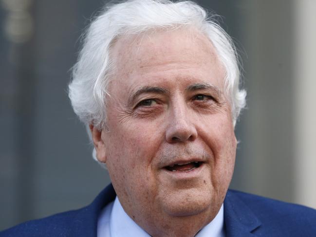 Mining magnet and former MP Clive Palmer speaks to media as he leave the Supreme Court after sitting a whole day session in Brisbane, Monday, 30 October, 2017. Liquidators are trying to secure court orders to freeze more than $200 million worth of Mr Palmer's assets. (AAP Image/Regi Varghese) NO ARCHIVING, EDITORIAL USE ONLY
