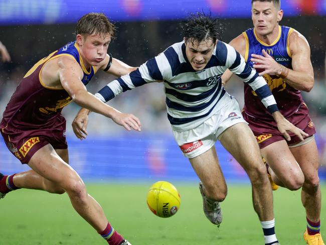 Brad Close hunts the ball. Picture: Getty Images