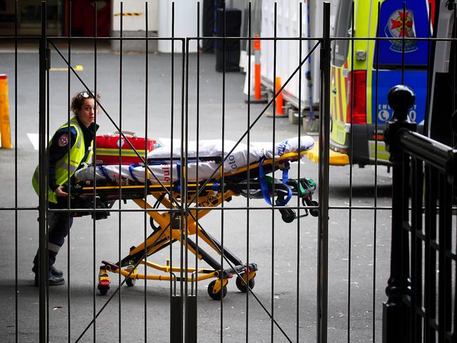 MELBOURNE, AUSTRALIA - NewsWire Photos SEPTEMBER 6, 2022. Ambulance and Paramedics are seen at Melbourne's St Vincent Hospital., Picture: NCA NewsWire / Luis Enrique Ascui