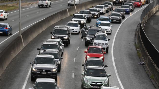 The slow morning drive to work inbound at Jindalee.