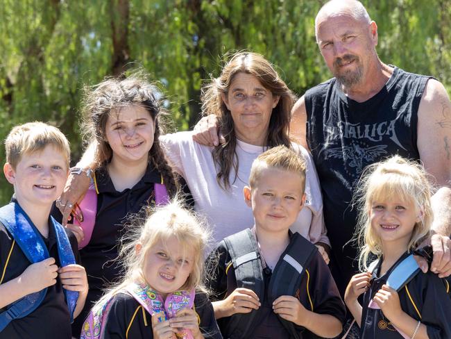 January 24, 2025: Samantha and Gavin Giles with grandchildren Alex Giles 10, Serenity Giles 10, Lilly Giles 6, Annabelle Giles 6 and Tyler Giles 8 getting ready for the start of school.   Picture: Kelly Barnes