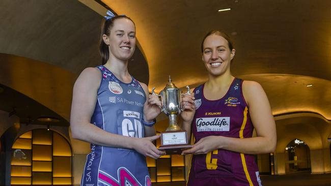 Chelsea Blackman and Hannah Schwarz with the Premier League trophy. Picture: Roy VanDerVegt