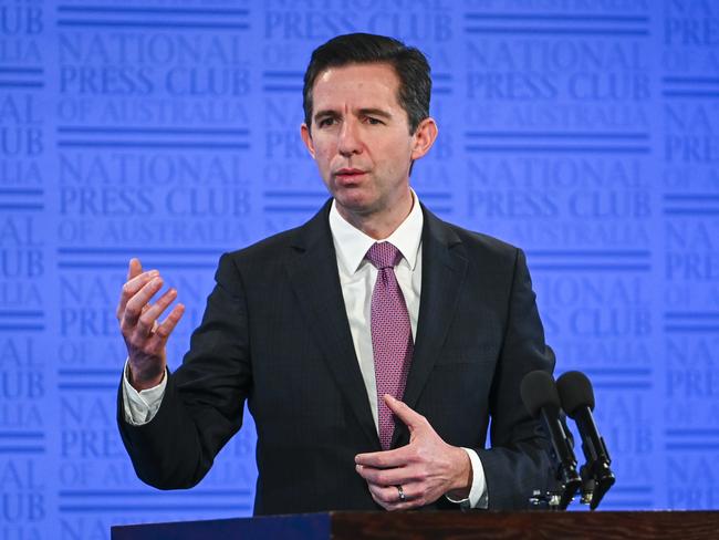 Australian Trade Minister Simon Birmingham delivers his speech at the National Press Club in Canberra, Wednesday, June 17, 2020. (AAP Image/Lukas Coch) NO ARCHIVING