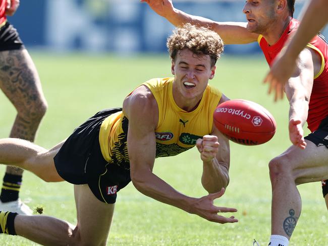 Thomson Dow struggled against the Suns. Picture: Michael Klein