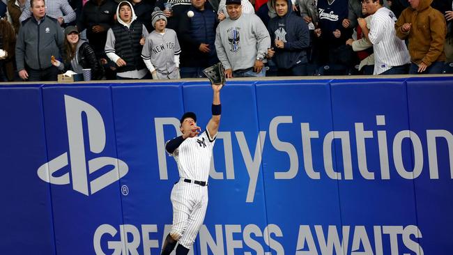 ALCS Game 3: Yankees Aaron Judge makes spectacular catch against Astros 