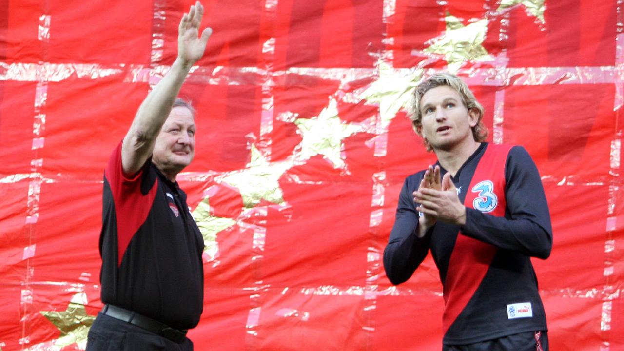 26/08/2007 SPORT: Richmond v Essendon at the MCG.  James Hird and Kevin Sheedy at the banner.