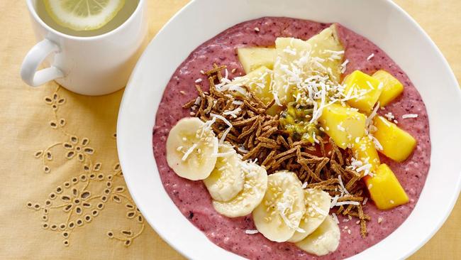 Tropical (dairy-free) acai bowl