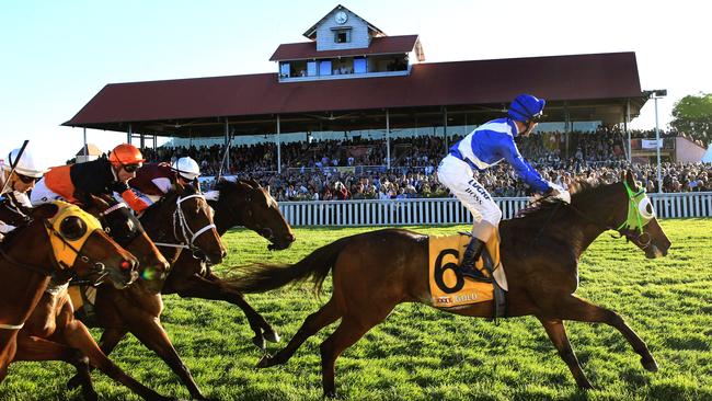 Landlocked, ridden by Glen Boss, wins the Wagga Wagga Gold Cup. Picture: Mark Evans