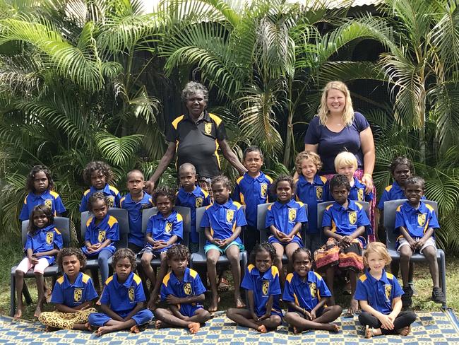 SHEPHERDSON COLLEGE: WESTERN 2. TEACHERS: Heather Yeparrnga, Sarah Murphy. BACK ROW (L-R): Emily Wanambi, Jayden Bukulatjpi, Graham Dhamarrandji, Jeremiah Guyula, Sakeo Matakaruru, Jed Bodnarchuk, Percy Hewett, Athan Dhamarrandji. MIDDLE ROW (L-R): Etana Dhamarrandji, Tessiana Gaykamangu, Vincent Gumbula, Bernadette Garrawurra, Eileen Garrawurra, Mikala Ngurruwuthun, Terry Yunupingu. FRONT ROW (L-R): Thalea Dhurrkay, Jessie Gumbula, Zion Yunupingu, Kitania Burarrwanga, Rekisha Gumbula, Zoey Jeppesen