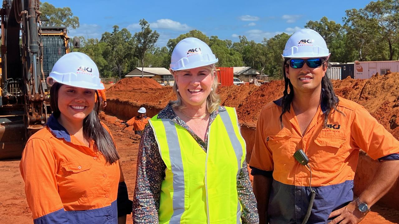 AKJ Services’ Jessie Risk and Antal Reti with Infrastructure Minister Eva Lawler.