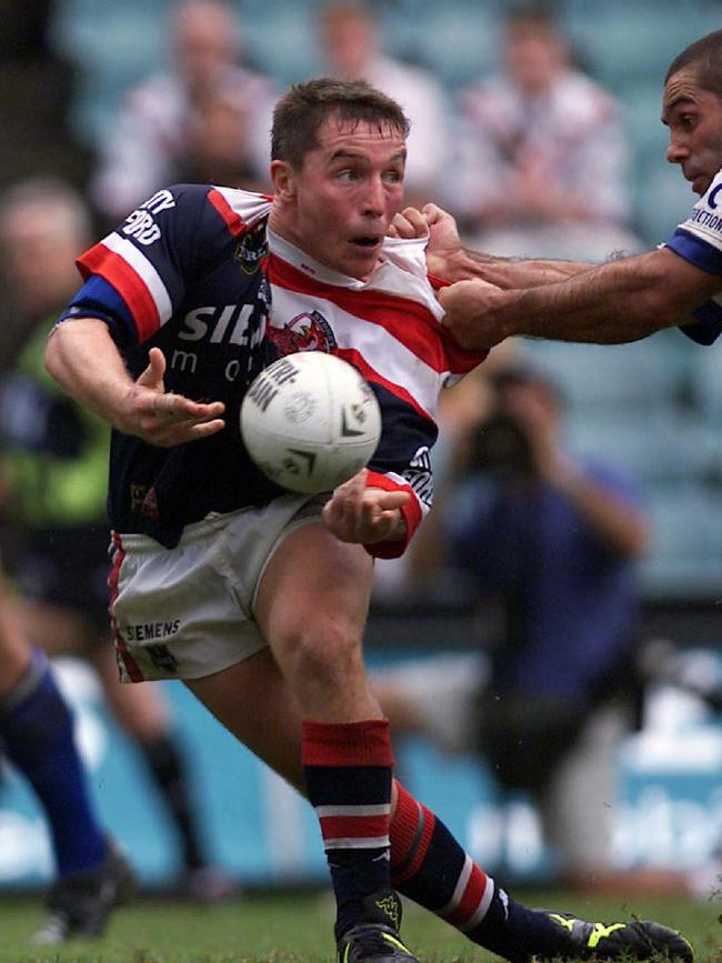 MARCH 25, 2001 : Paul Green gets pass away during Stydney Roosters v Canterbury Bulldogs NRL game at SFS, 25/03/01. Pic Brett Faulkner.