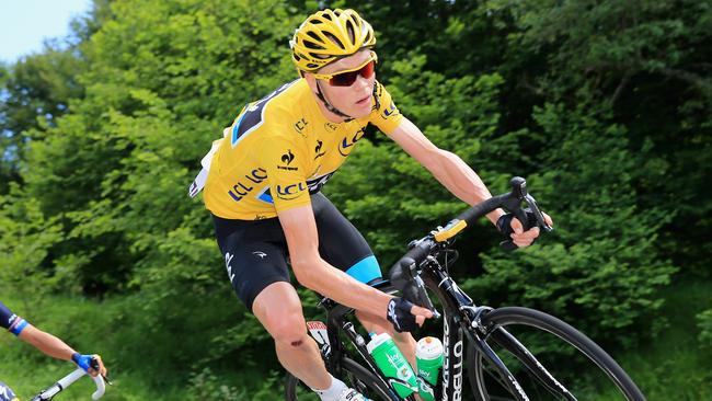 BAGNERES-DE-BIGORRE, FRANCE - JULY 07: Race leader Chris Froome of Great Britain and Sky Procycling is followed by Alberto Contador of Spain and Team Saxo-Tinko on the decent of the Col De Mente during stage nine of the 2013 Tour de France, a 168.5KM road stage from Saint-Girons to Bagneres-de-Bigorre, on July 7, 2013 in Bagneres-de-Bigorre, France. (Photo by Doug Pensinger/Getty Images)