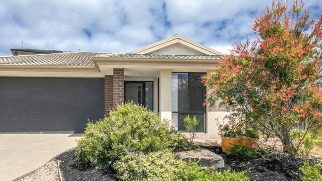 A four-bedroom, two-bathroom home at 55 Courtney Drive, Sunbury sold for $595,000 - for Herald Sun Real Estate