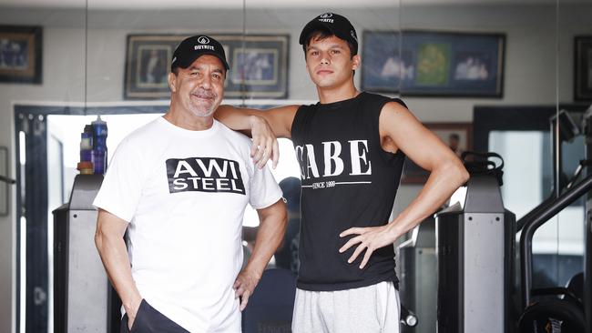 Boxing legend Jeff Fenech believes Jarvis will win a world title.