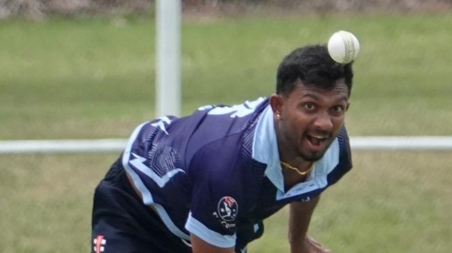 Buckley Ridges bowler Ishan Jayarathna sends one down. Picture: Valeriu Campan