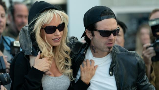 Lily James and Sebastian Stan as Pamela Anderson and Tommy Lee in a scene from Pam and Tommy. Photo by: Erin Simkin/Hulu