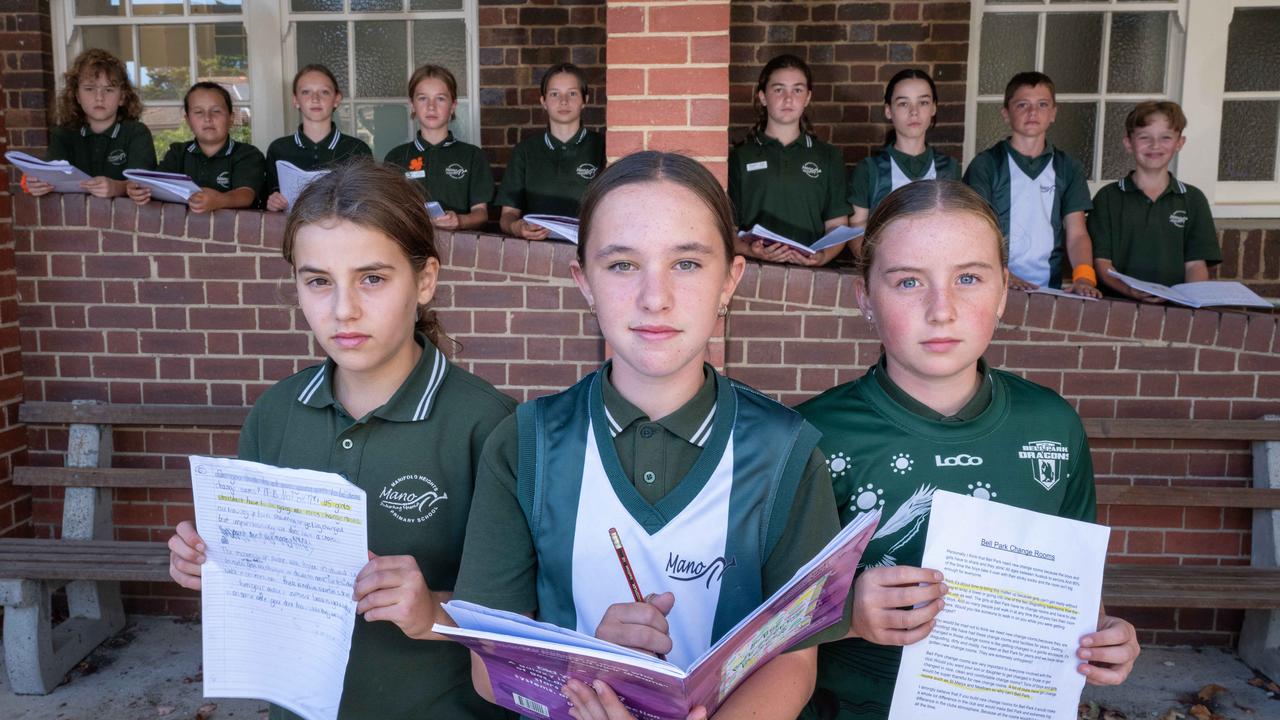 Manifold Heights Primary school students Ada Donaldson, India Forsyth and Nelly Swanson. Picture: Brad Fleet.