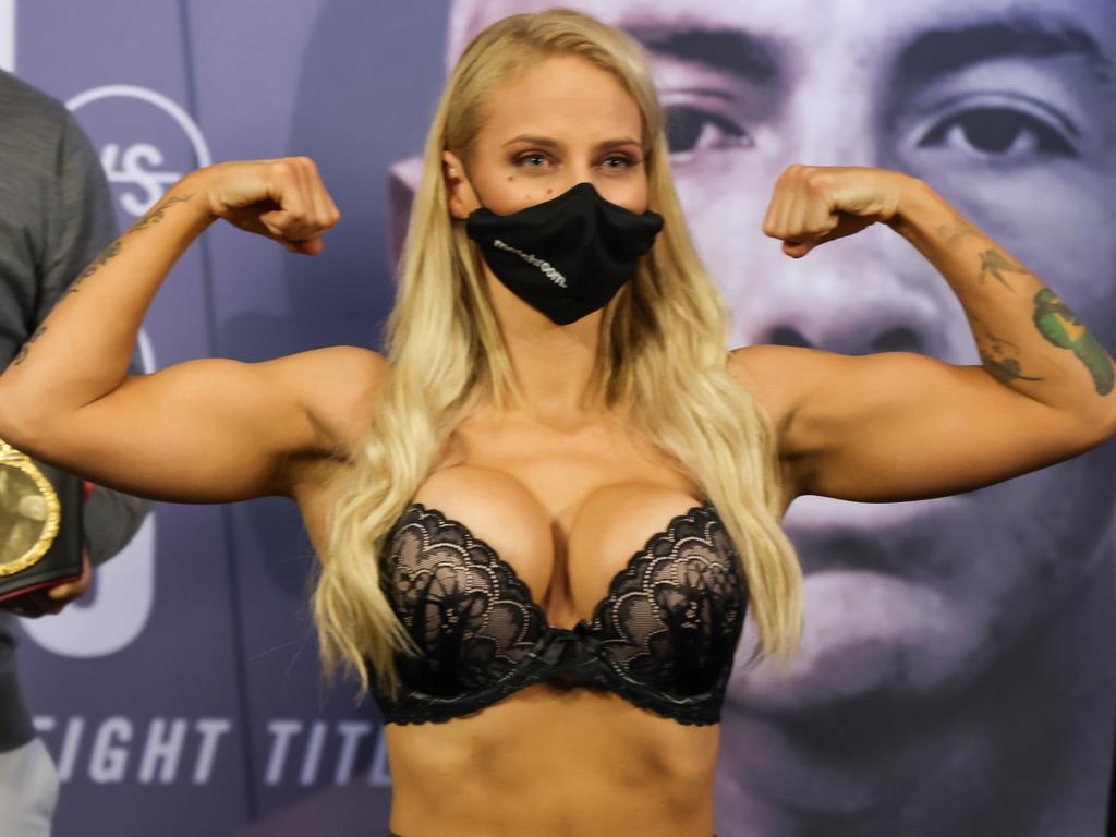 Boxing news 2022 Ebanie Bridges vs Shannon OConnell, all Australian world title fight, IBF bantamweight world title, skanky stripper comment