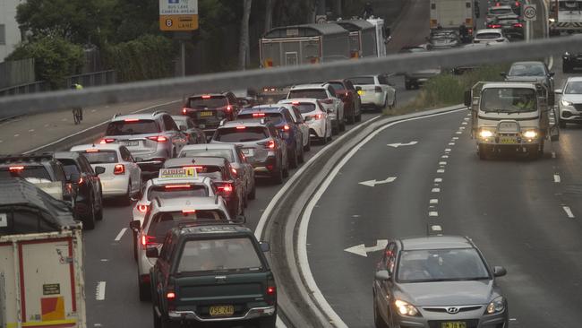 SYDNEY, AUSTRALIA.NewsWire Photos. April 18, 2024.Motorists stuck in traffic due to a truck fire in the  Lane Cove Tunnel earlier this morning.Picture: NCA NewsWire / Jeremy Piper