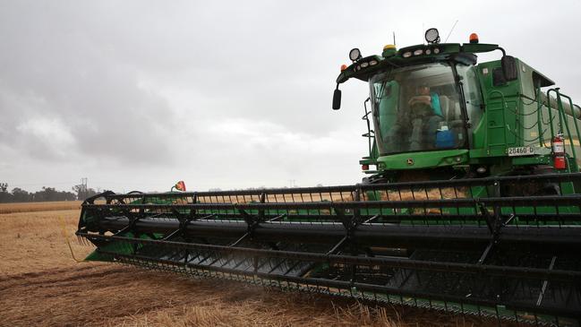 Grain growers are wary of long breakdowns at harvest due to potential spare part shortages. Picture: ANDY ROGERS