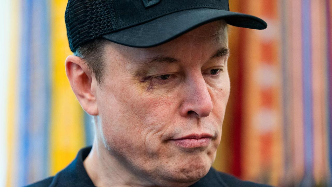 ‘PUNCH ME IN THE FACE’: Musk in WH with black eye, disturbing report
