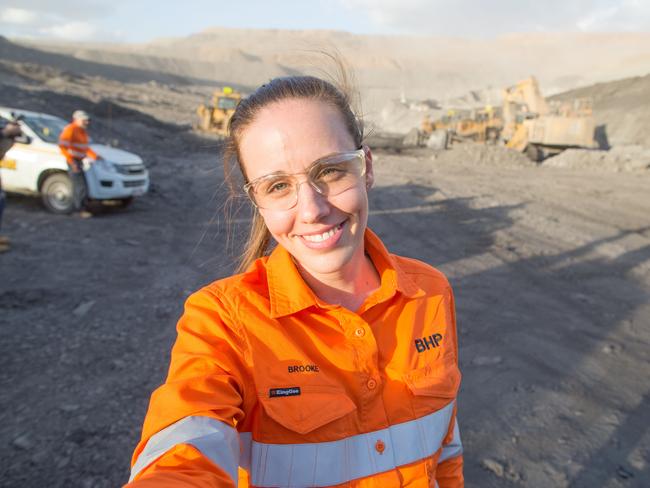 Queensland Resources Council says there are 1000 mining jobs across the state on offer.