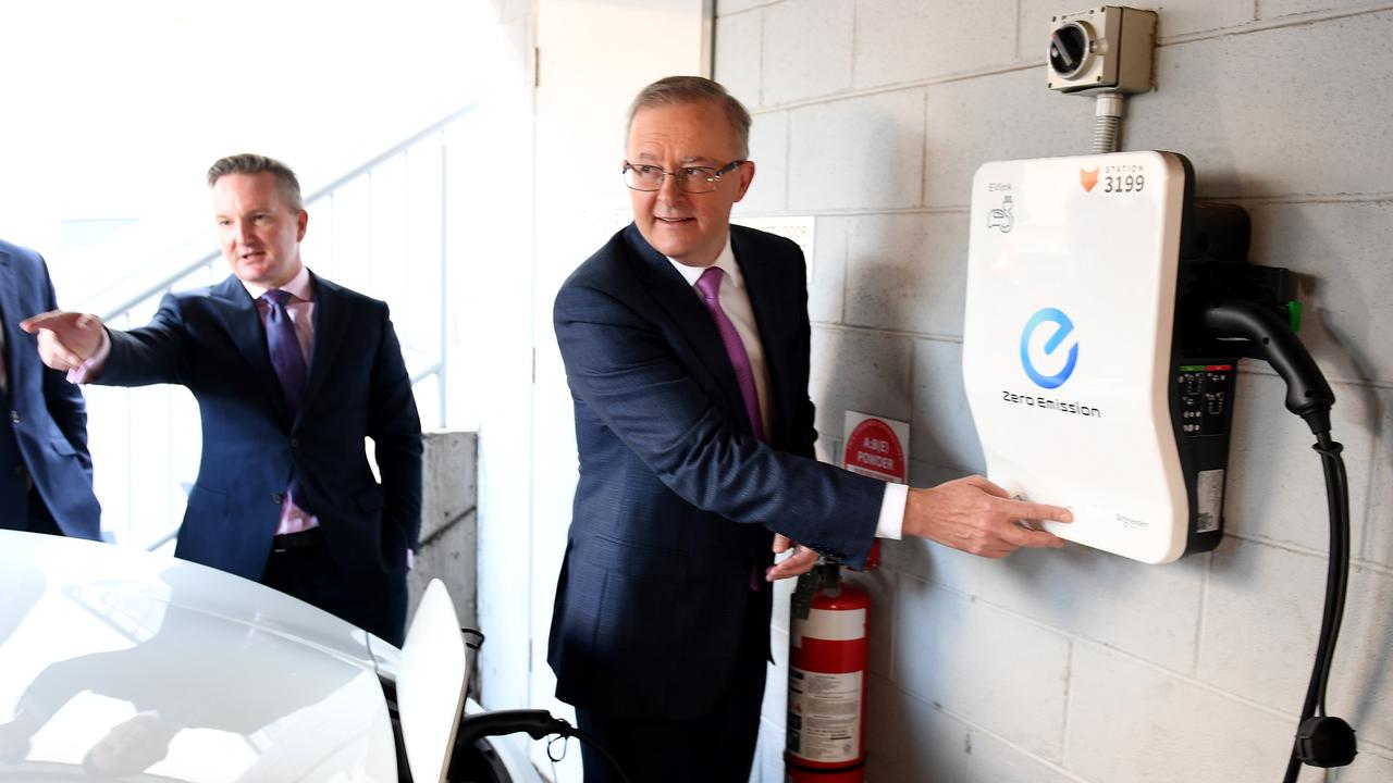 The government is aiming to have a charging station every 150km on major roads. Picture: NCA NewsWire / Jeremy Piper