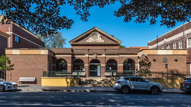 Raecin Wood, 29, was sentenced to two years in jail by Manly Local Court after being convicted of threatening to kill a male friend with two knives in a northern beaches flat. (AAP IMAGE / MONIQUE HARMER)