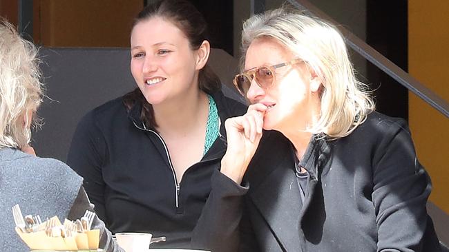Former drug addict Harriet Wran looked healthy as she lunched with mother Jill and a friend on the day her ex was sentenced to 13 years and six months in jail for murder. Picture: Diimex