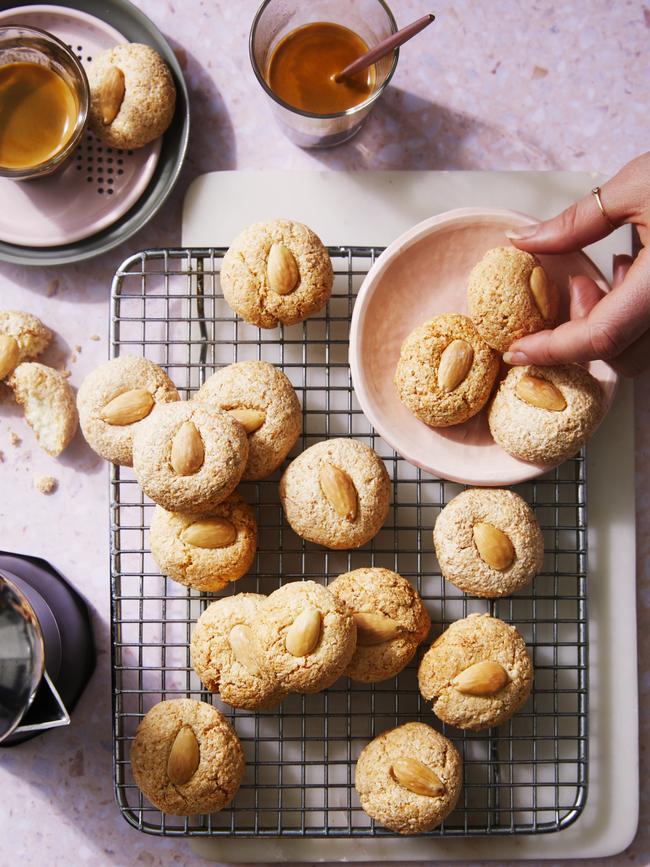 Coconut amaretti biscuits