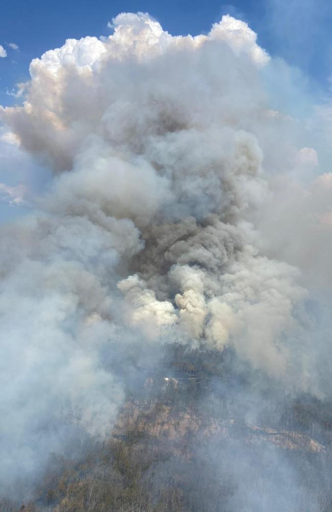 The fire at Glens Creek Rd generated its own thunderstorm with dry lightning. Photo: NSW RFS