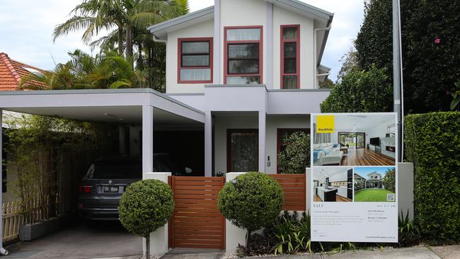 SYDNEY, AUSTRALIA: NewsWire Photos: APRIL 02 2024: A general stock view of a for sale sign on a home in the North Shore of Sydney, as Australian house prices hit record high for fifth consecutive month, making it increasingly difficult for new home buyers to get into the property market with the added cost of inflation. Picture: NCA NewsWire/ Gaye Gerard