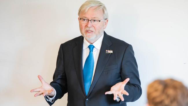 Australian ambassador to the US, Kevin Rudd, chat's with undergrad students from Salve Regina alongside Senator Reed about diplomacy, foreign policy, and leadership. Source - Twitter