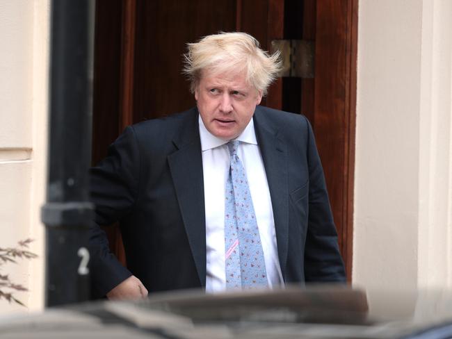 LONDON, ENGLAND - JULY 18:  Boris Johnson leaves his grace-and-favour residence in Carlton Gardens near Buckingham Palace on July 18, 2018 in London, England. The Former Foreign Secretary is expected to make his first speech today after resigning from government 9 days ago.  (Photo by Dan Kitwood/Getty Images) ***BESTPIX***