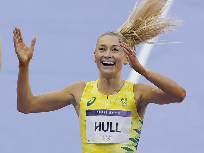 NCA. PARIS FRANCE. 2024 OLYMPIC GAMES. August 10 2024 -  Athletics at Stade de France.    Australian Jessica Hull takes the silver medal finishing 2nd to Kenyan Faith Kipyegon  . Pic: Michael Klein