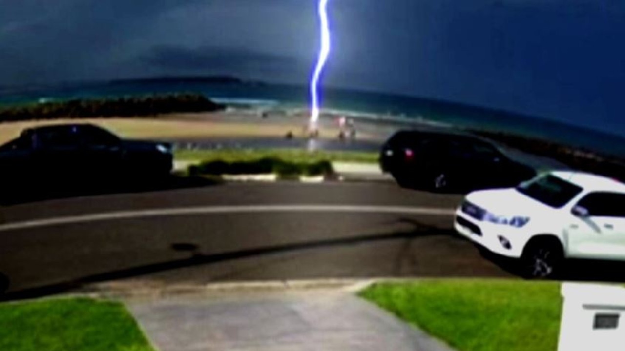 Struck by lightning: Witnesses describe moment boy struck by lightning at  Shellharbour beach  — Australia's leading news site