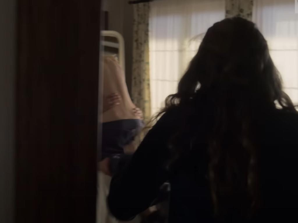 Joey King’s character walks in on the pair doing the deed.