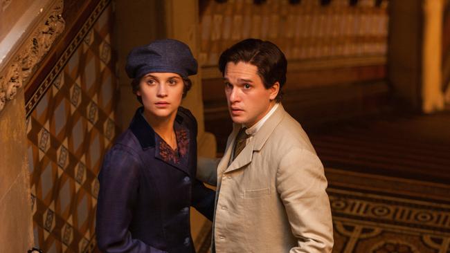 Alicia Vikander and Kit Harrington in Testament Of Youth.