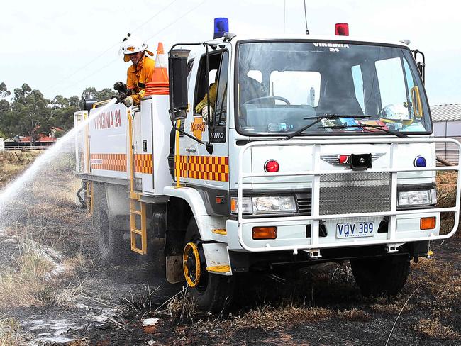 CFS attend a grass fire at Lovey Road, Penfield this early this afternoon. 08/10/15  Picture: Stephen Laffer