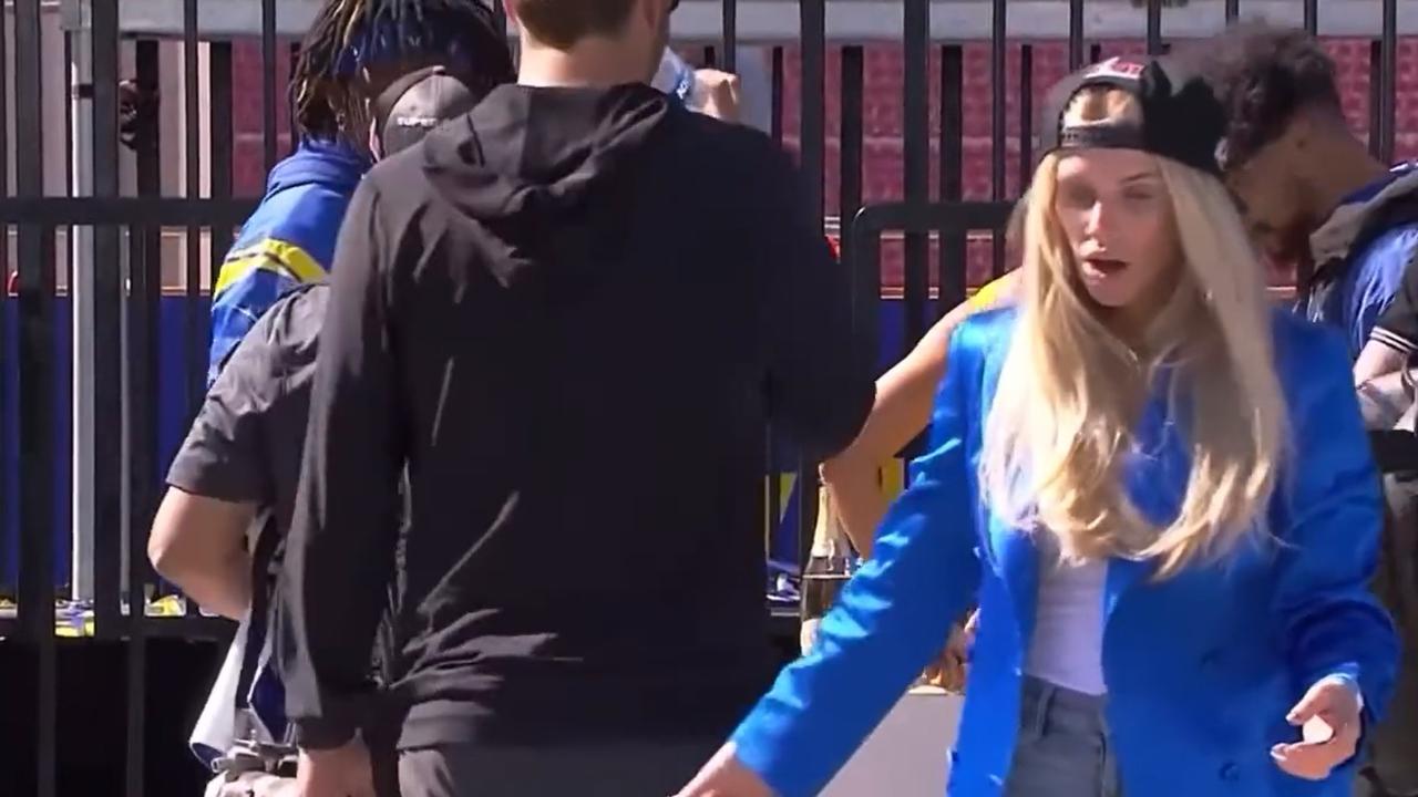 Video goes viral of Stafford reacting to photographer falling off stage at  Super Bowl parade l ABC7 