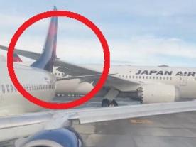 Two planes have collided at a major US airport on the runway. Footage shows a Japan Airlines plane entangled with a Delta Air Lines jet at Seattle-Tacoma International Airport (SEA) on Thursday morning (AEST).